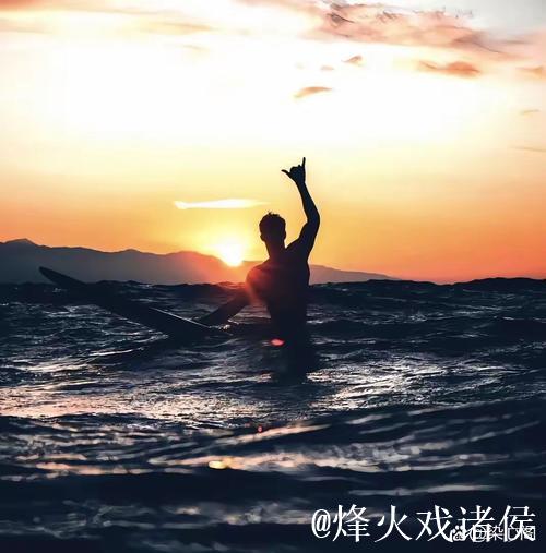 里德中路强突篮下 转身勾手抛投命中